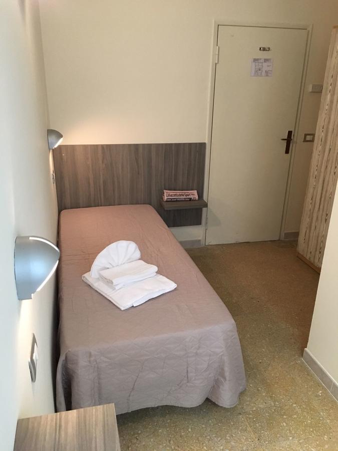 Hotel Rebola 里米尼 外观 照片