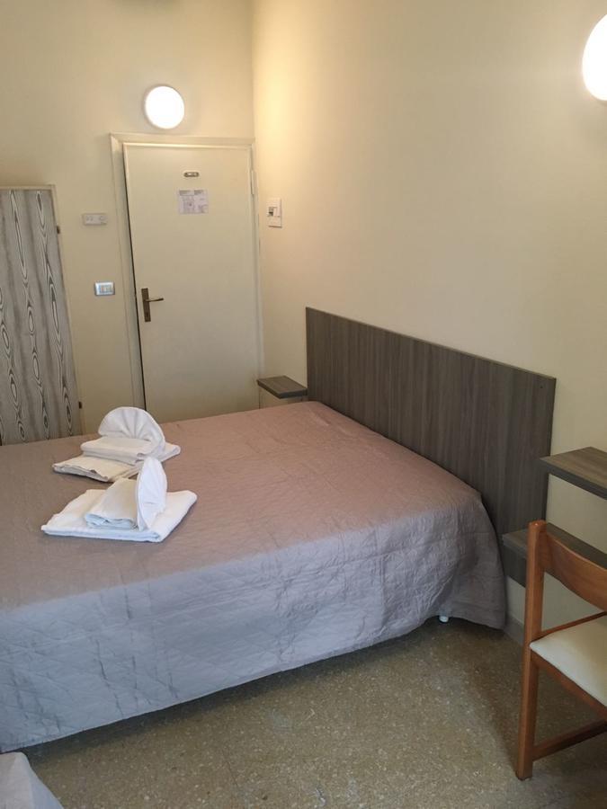 Hotel Rebola 里米尼 外观 照片