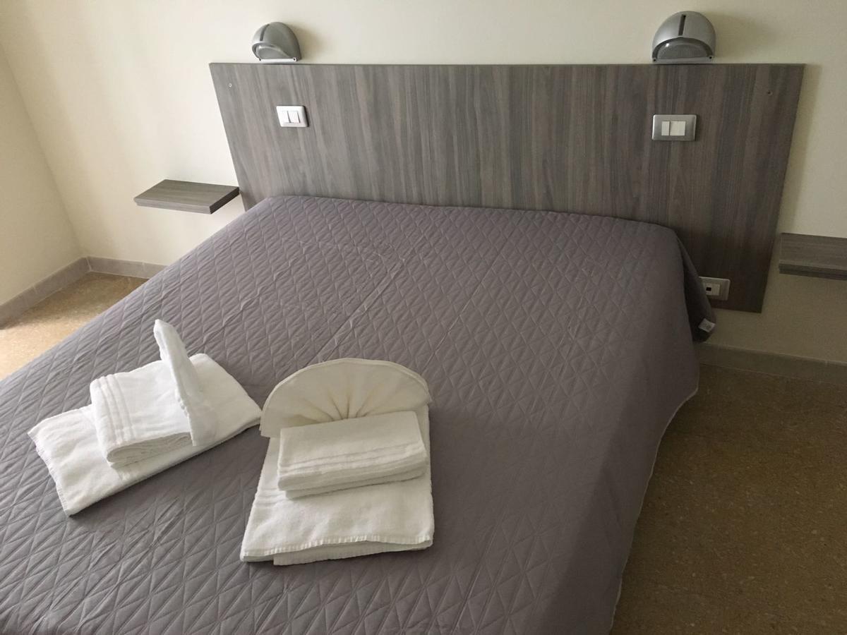 Hotel Rebola 里米尼 外观 照片