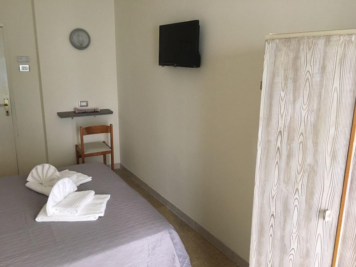 Hotel Rebola 里米尼 外观 照片